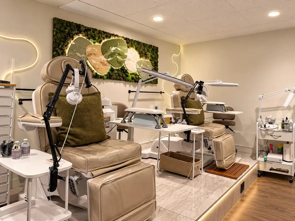 Kirkland studio, pedicure chairs